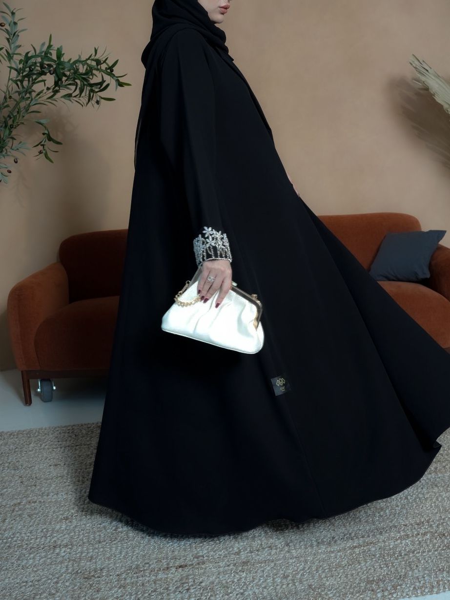 عباية بليزر مع شك على الأكمام